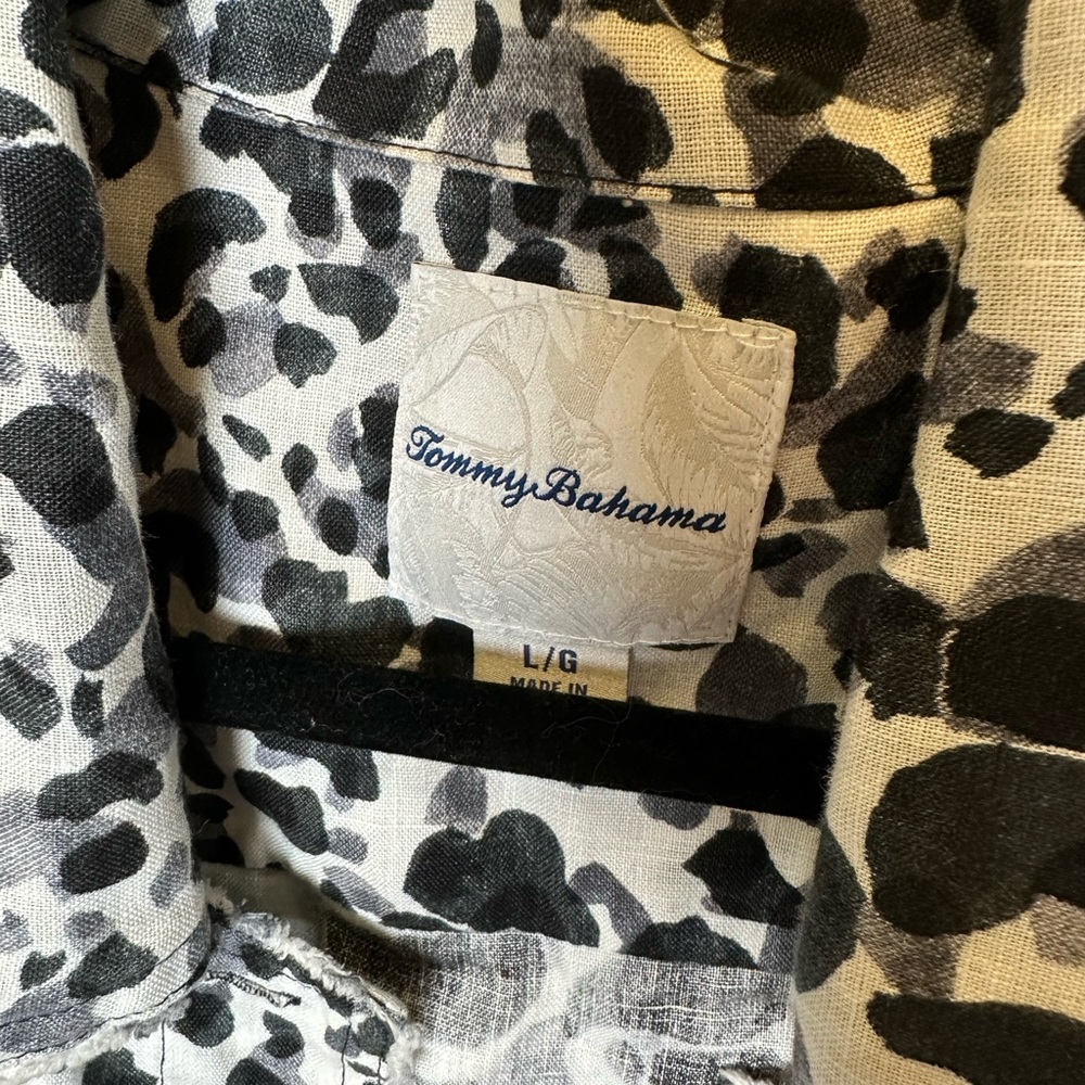Tommy Bahama | Black and White Animal Patterned Linen Jacket | Large - Picture 6 of 8
